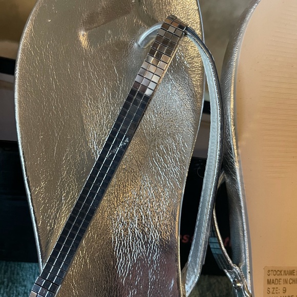 Sandals - Picture 2 of 2